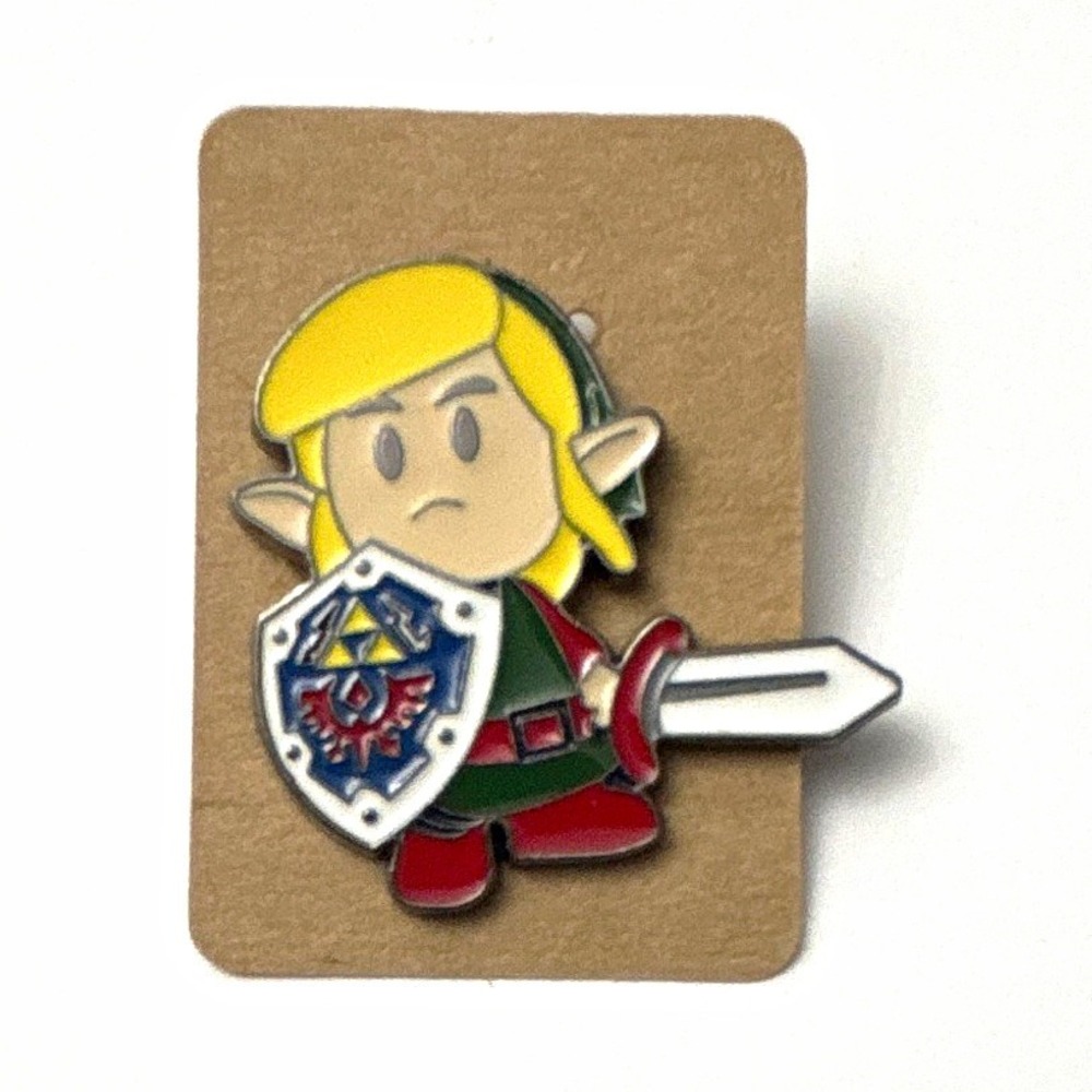 Link The Legend of Zelda Enamel Pin Badge - Holding Sword & Shield